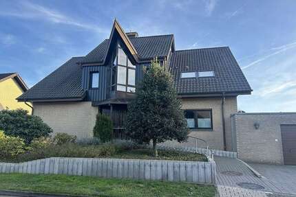 Haus zum Kaufen in Hövelhof 769.000,00 € 301 m²