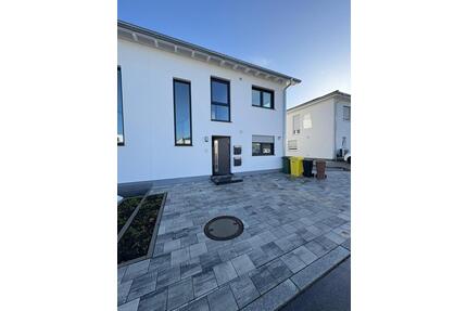 Wohnung zur Miete - 1.050,00&nbsp;EUR Kaltmiete, ca.&nbsp; 75,00&nbsp;m&sup2; in Tuningen (PLZ: 78609)