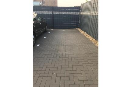 Stellplatz zur Miete – Geschützter Innenhof in der Agrarstraße 4 - Magdeburg Alt Olvenstedt