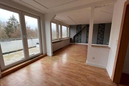 Schöne DG 4 Zi Wohnung an der Eider mit großem Balkon - Flintbek