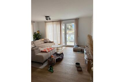 Moderne 3-Zimmer-Wohnung mit Hobbyraum, Terrasse & Garten - Weinstadt