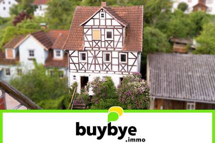 Weisbach: Charakteristisches Fachwerkhaus im Grünen zum Verkauf