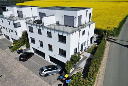 Haus zum Mieten in Karben 2.960,00 € 185 m²
