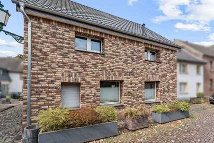 Haus zum Kaufen in Dormagen 699.000,00 € 233.99 m²