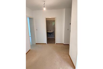 Schöne Sonnige 4-Zimmer-Wohnung mit großem Balkon & Top-Anbindung - Puchheim