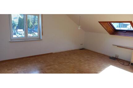 Helle 3-Zimmer-DG-Wohnung in Bad GrönenbachZell – 105m² – Privat