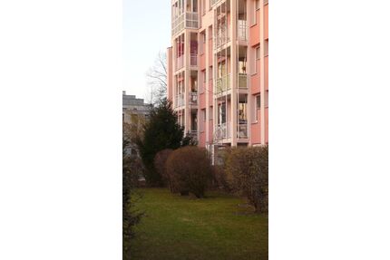 Provisionsfrei* Attraktive 2,5-Zimmer Wohnung mit Balkon und Garage in Taufkirchen