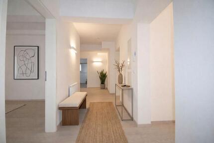 Luxuriöses Wohnen am Schlossberg: Exquisite Wohnung in Halle (Saale) mit historischer Eleganz und modernem Komfort!