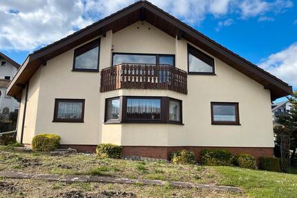 Einfamilienhaus mit Garten und Garage in Stimpfach