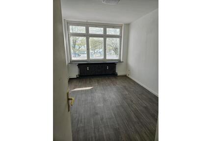 2 Büros jeweils 18 qm - 500,00&nbsp;EUR Kaltmiete, ca.&nbsp; 18,00&nbsp;m&sup2; in Hamburg (PLZ: 22305) Barmbek-Nord