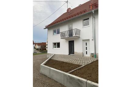 Doppelhaushälfte 134qm - 940,00&nbsp;EUR Kaltmiete, ca.&nbsp; 134,00&nbsp;m&sup2; in Kirchheim In Schwaben (PLZ: 87757)