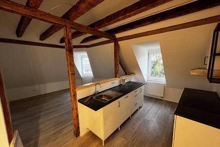 Stilvolles Wohnen über den Dächern der Stadt: Kernsaniertes Loft-Juwel mit Garage & Einbauküche - Schwetzingen