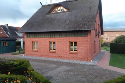 3-Raum-Wohnung in Altbauhof - 850,00&nbsp;EUR Kaltmiete, ca.&nbsp; 90,00&nbsp;m&sup2; in Dargun (PLZ: 17159)