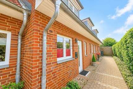 Haus zum Kaufen in Groß Grönau 399.999,00 € 100.04 m²