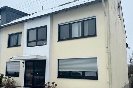 Großzügiges 2 Familienhaus in Bischmisheim zu verkaufen - Saarbrücken