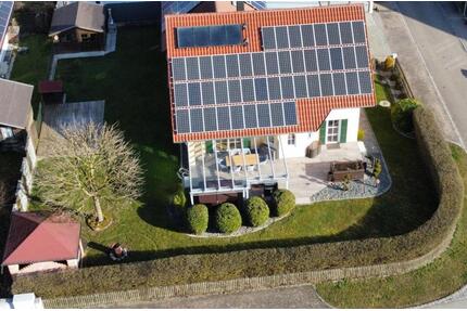 Attraktives Einfamilienhaus mit großem Garten und viel Platz - Burtenbach