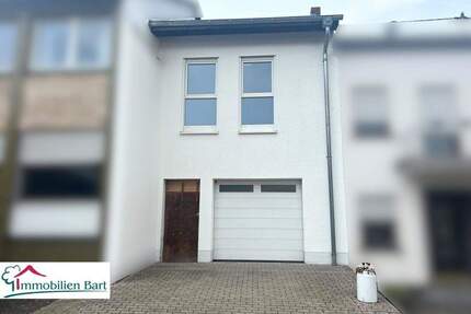 GROSSE GARAGE + APPARTMENT IM ROHBAU - Kastel-Staadt