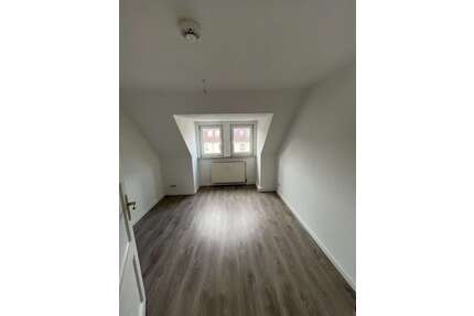 Wohnung zum Mieten in Celle 300,00 € 39.11 m²