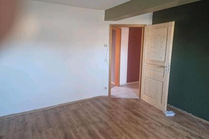 DG Wohnung in 95145 Oberkotzau - 380,00&nbsp;EUR Kaltmiete, ca.&nbsp; 48,00&nbsp;m&sup2; in Oberkotzau (PLZ: 95145)