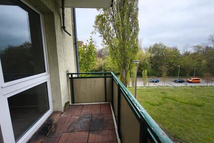 Frisch renovierte Zweiraumwohnung mit Einbauküche! - Merseburg