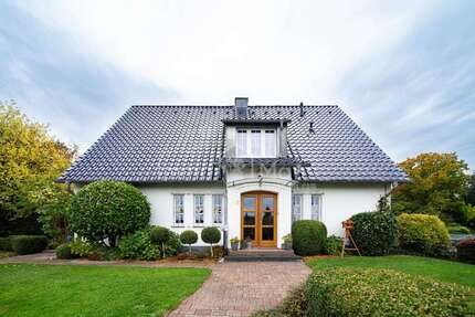 Haus zum Kaufen in Meinerzhagen 599.000,00 € 215 m²