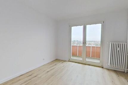 Modernisierte 2-Zimmer-Wohnung mit BALKON und EBK im Herzen von Spandau - Berlin