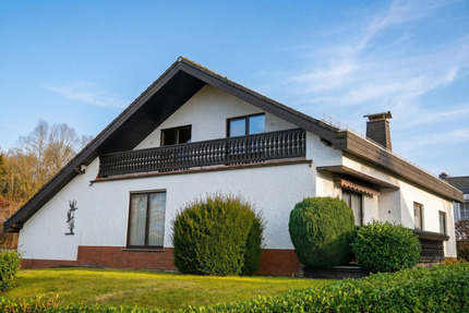 Einfamilienhaus 219 m² | Whirlpool | 2 Garagen | Hillesheim