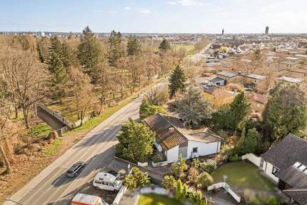 ***Freistehender Bungalow mit großem Südwest-Garten*** Wohnen auf einer Ebene*** - Hockenheim