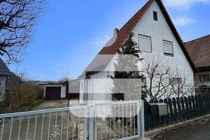 Ein-Zweifamilienhaus in Röttenbach