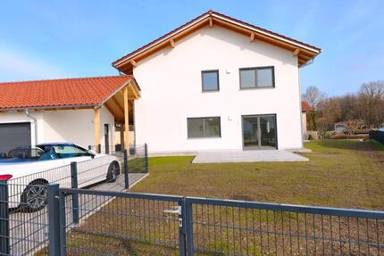 Exklusiv ausgestattete Doppelhaushälfte! Neubau mit KfW 55 Standard - Rotthalmünster