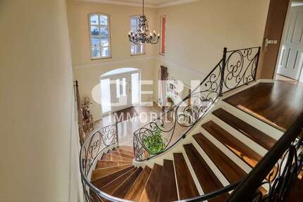 Haus zum Kaufen in Hunderdorf 1.330.000,00 € 506.98 m²