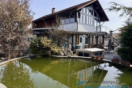 Wohnhaus mit Doppelgarage in Ortsrandlage von Plattling