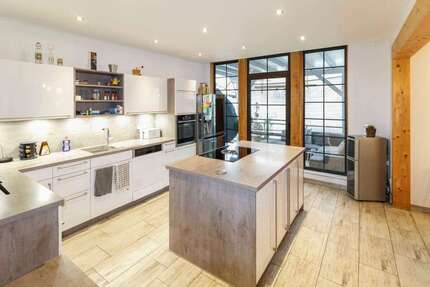 Haus zum Kaufen in Bad Fallingbostel 698.000,00 € 300.17 m²