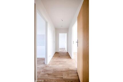Helle 3-Raum-Wohnung mit Balkon - Saalfeld (Saale)