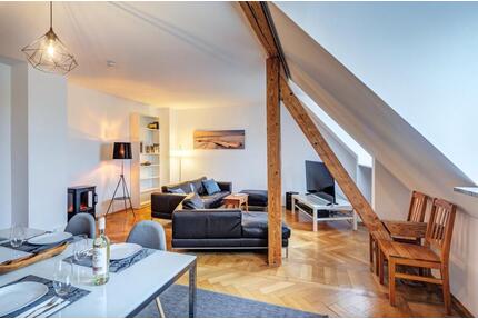 Altbauflair trifft auf großzügige Raumaufteilung in Neuhausen - München Moosach