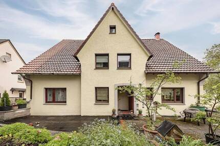 Charmantes Zweifamilienhaus mit Garage, Vollkeller und vielseitigen Nutzungsmöglichkeiten in Wetter-Volmarstein