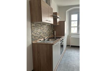 Neu renovierte 3 Zimmer Wohnung mit Küche im 2. Stock im Zentrums - Deggendorf