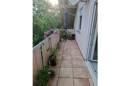 Gepflegte, helle 4-Zimmer-Wohnung mit Balkon - Kohlberg