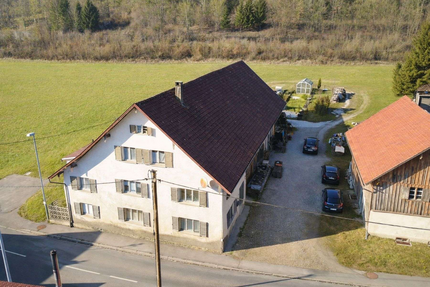 Haus zum Kaufen in Leutkirch im Allgäu 660.000,00 € 500 m²