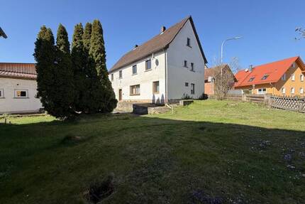 Einfamilienhaus mit Scheune und Nebengebäude - Renovierungsobjekt mit Potenzial - Weismain / Wunkendorf