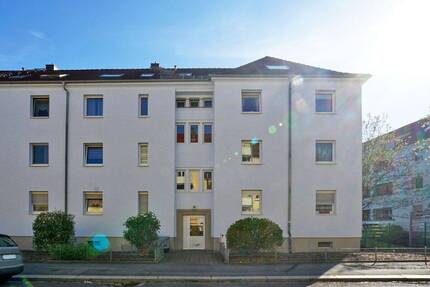 Leuben: Loggia + Wanne + EBK mgl.* - Dresden