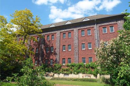 Lagerhaus in massiver Bauweise mit Lastenaufzug und Verladerampe - Jülich