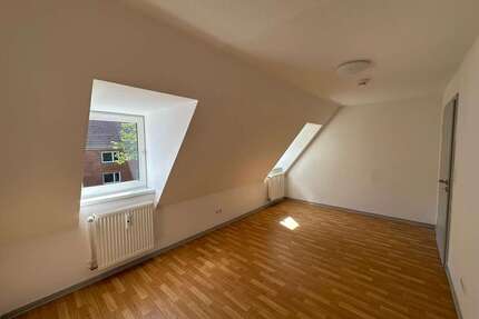 Wohnung zum Kaufen in Kiel 140.000,00 € 33.04 m²