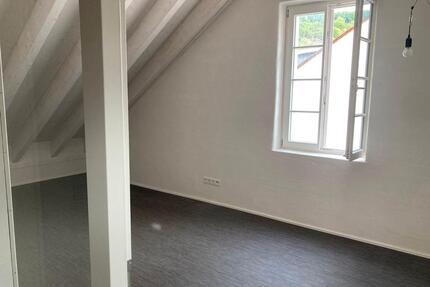 Helle 110 m² Wohnung mit Terrasse und zwei Stellplätzen - Langsur