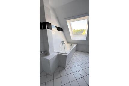 Helle 3-Zimmer-Dachgeschosswohnung in Hohenkirchen - Georgenthal