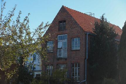 Townhouse-Paket: 2 Reihenhäuser + alte Tischlerei + Gartenland - Parchim