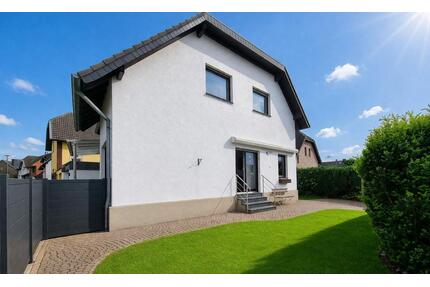 Freistehendes Einfamilienhaus mit Garten, Garage & ruhiger Lage - Alsdorf