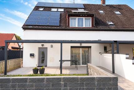 Schöne DHH mit PV-Anlage, Terrasse und 2 Stellplätze - Augsburg Lechhausen