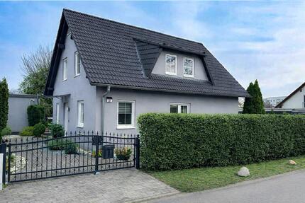 Effizientes Einfamilienhaus mit Erdwärme, Garage & Garten - Leipzig Nordost