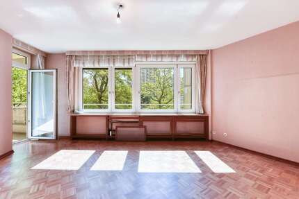 Wohnung zum Kaufen in Stuttgart-ZuffenhausenRot 190.000,00 € 71.5 m² - Stuttgart-Zuffenhausen/Rot